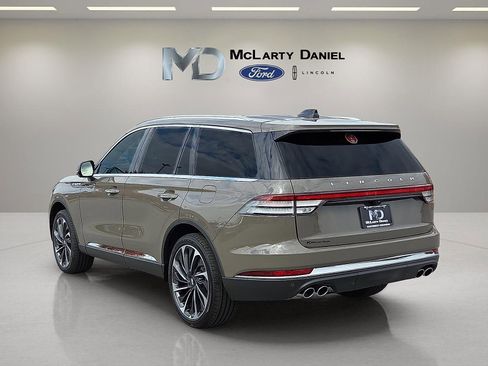 New 2026 Lincoln Aviator Reserve image 4