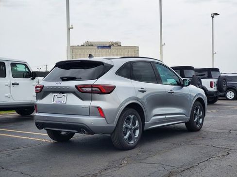 Used 2023 Ford Escape ST-Line w/ Tech Pack #1 AWD/4WD image 2