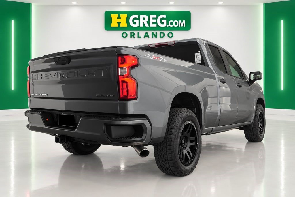 Used 2020 Chevrolet Silverado 1500 Custom w/ Custom Value Package AWD/4WD image 6