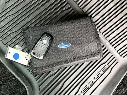 Certified 2020 Ford Edge SEL FWD image 10