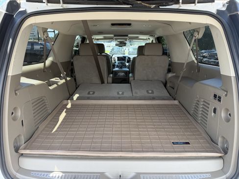 Used 2016 Chevrolet Suburban LTZ RWD image 36