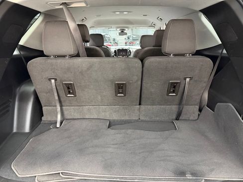 Used 2021 Chevrolet Traverse LT FWD image 43