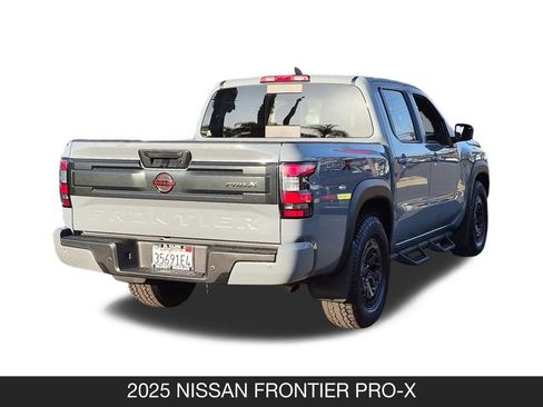 Used 2025 Nissan Frontier Pro-X RWD image 9