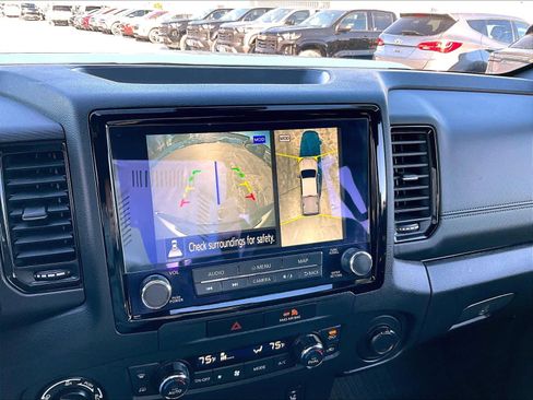 Used 2022 Nissan Frontier PRO-4X w/ Pro-4X Premium Package image 18