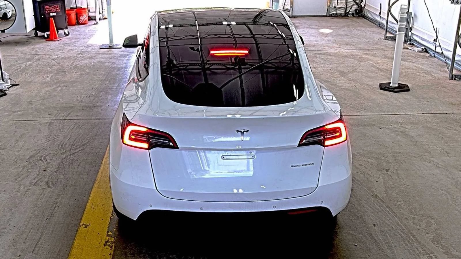 Used 2021 Tesla Model Y Long Range AWD/4WD image 3
