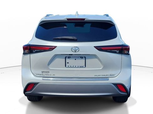 Used 2026 Toyota Highlander Platinum AWD/4WD image 5