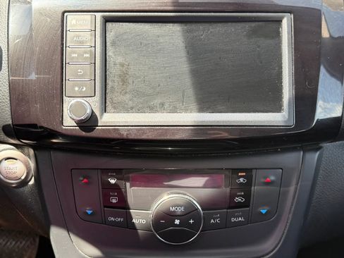 Used 2019 Nissan Sentra SV FWD image 25