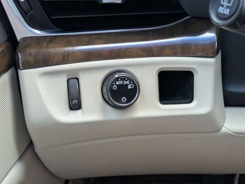 Used 2018 Cadillac Escalade Luxury image 14