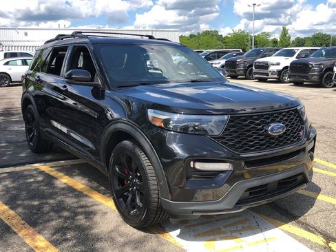 Used 2022 Ford Explorer ST w/ Equipment Group 401A AWD/4WD image 16