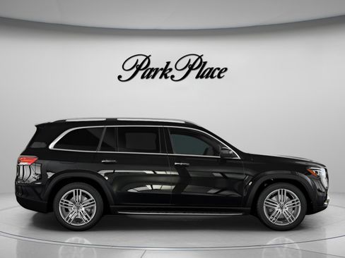 New 2026 Mercedes-Benz GLS 450 4MATIC image 25