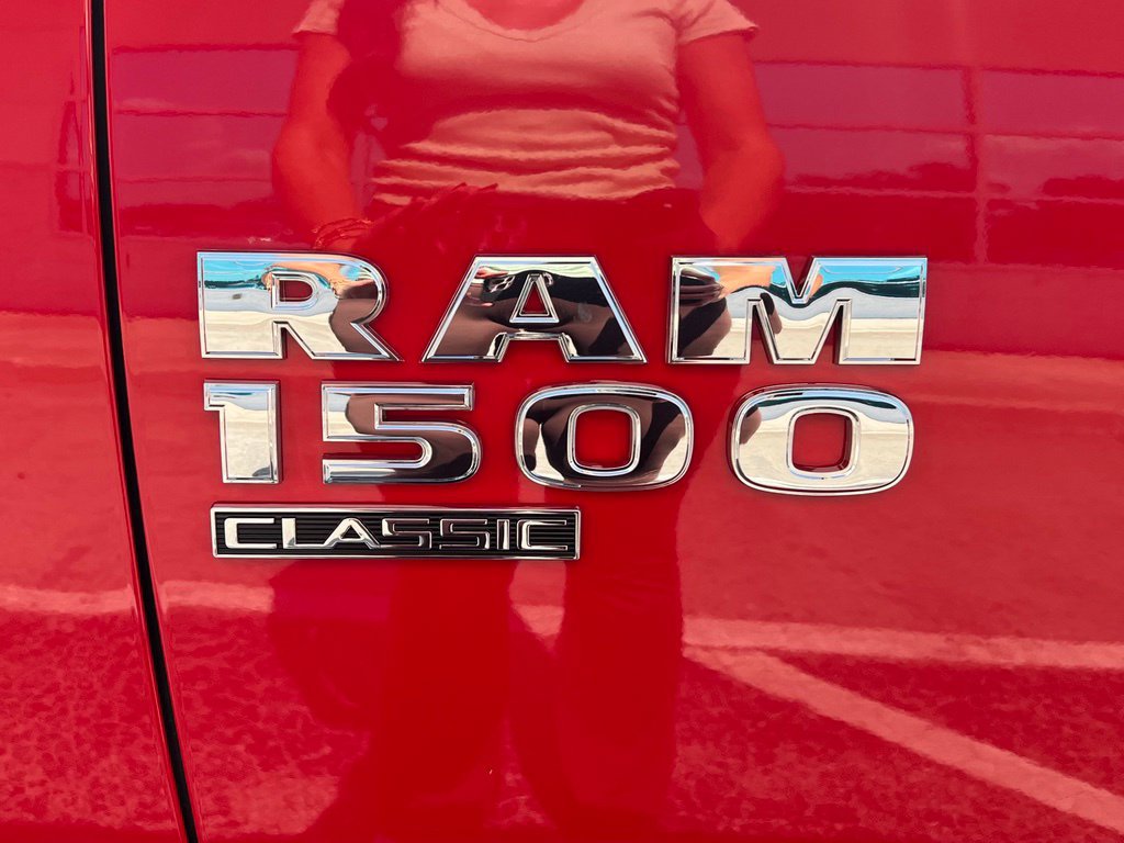 Used 2022 RAM 1500 Classic SLT AWD/4WD image 5
