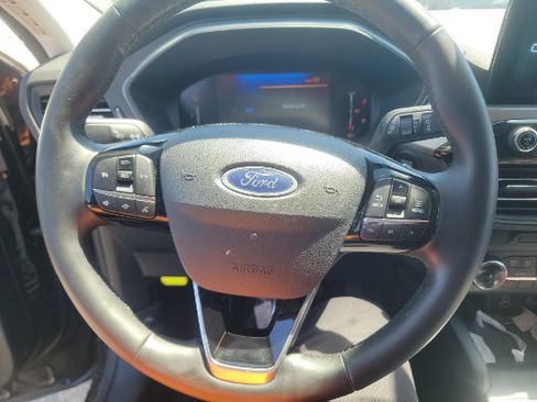 Used 2025 Ford Escape Active w/ Cold Weather Package FWD image 9
