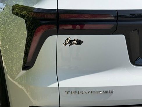 New 2026 Chevrolet Traverse LT w/ Driver Confidence Package FWD image 6