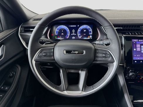 New 2025 Jeep Grand Cherokee L Laredo w/ Luxury Tech Group I image 11