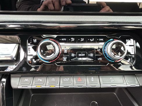 New 2026 GMC Sierra 1500 AT4 w/ AT4 Premium Package image 21