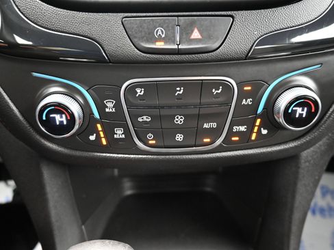 Certified 2023 Chevrolet Equinox RS FWD image 16