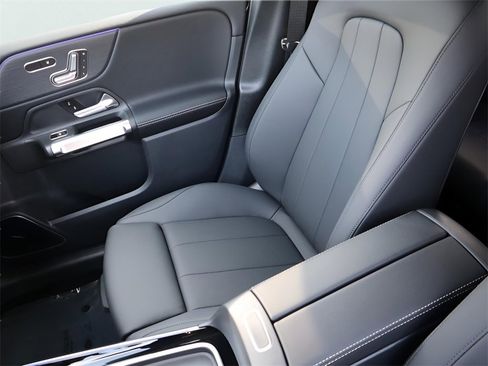 New 2026 Mercedes-Benz GLB 250 4MATIC image 33