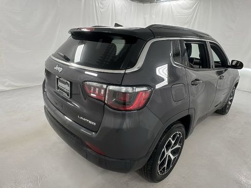 Used 2024 Jeep Compass Limited image 3