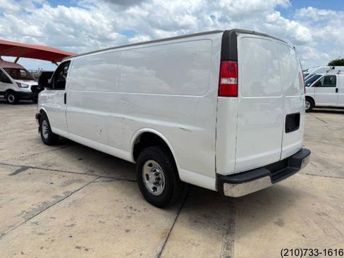 Used 2019 Chevrolet Express 3500 Extended w/ Driver Convenience Package RWD image 5