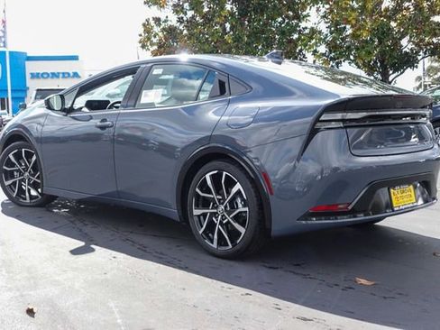 New 2026 Toyota Prius Plug-In Hybrid image 10