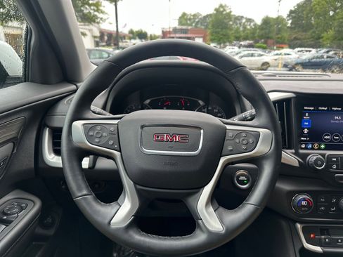 Used 2024 GMC Terrain SLT image 35