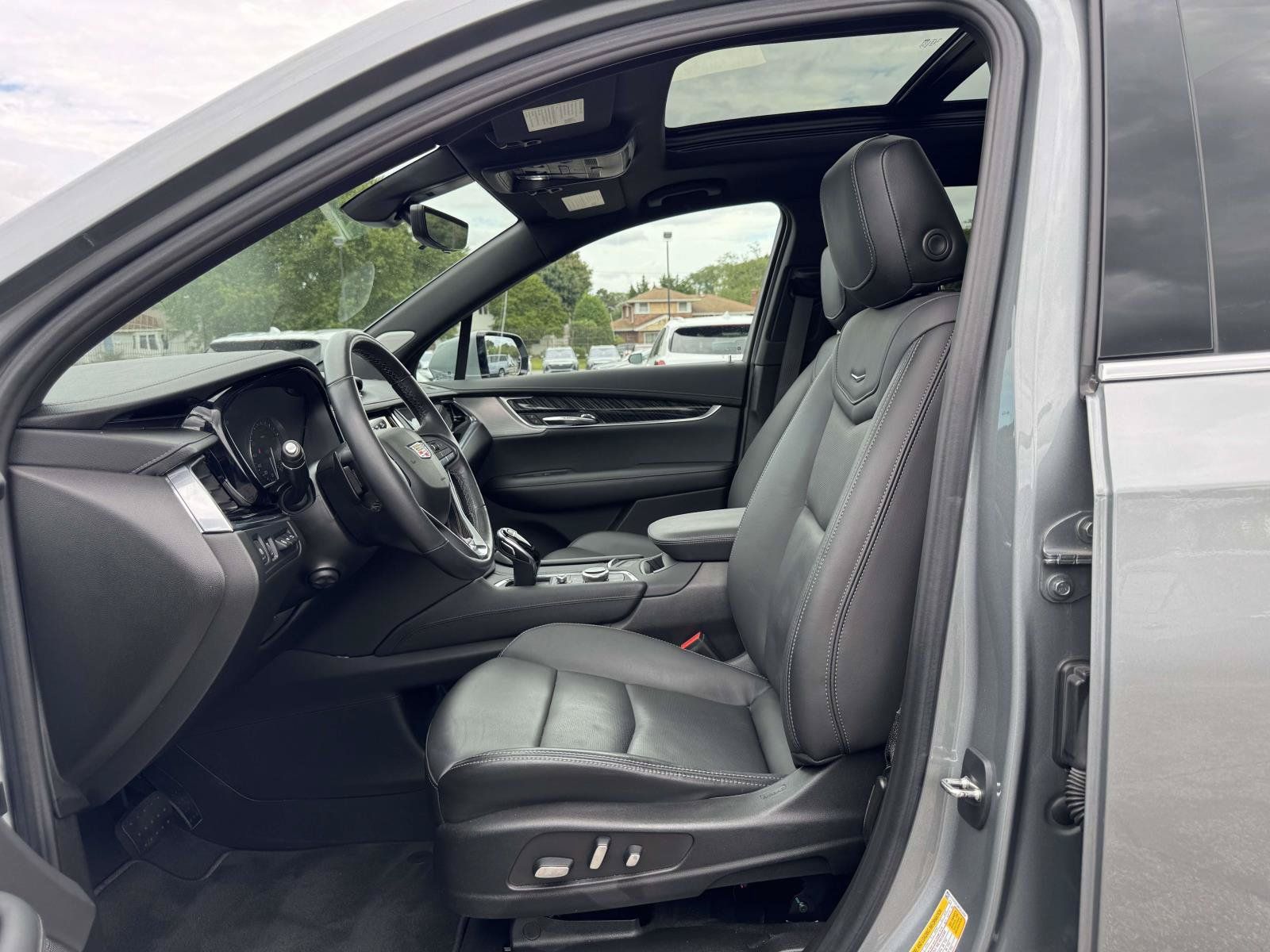 Certified 2023 Cadillac XT6 Premium Luxury w/ Technology Package AWD/4WD image 13