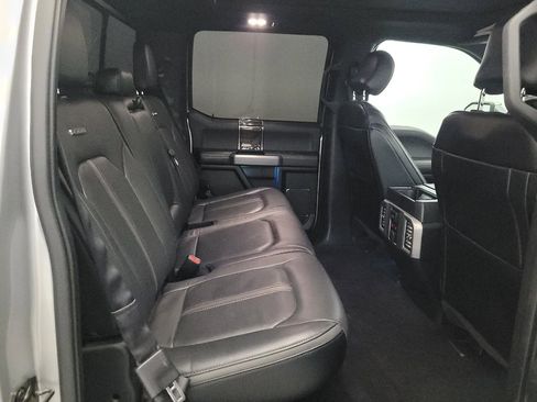 Used 2016 Ford F150 Platinum w/ Equipment Group 701A Luxury AWD/4WD image 19