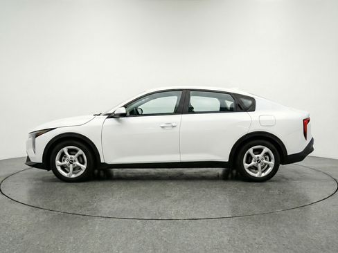 Used 2025 Kia K4 LXS image 5