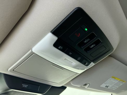 Used 2024 Nissan Pathfinder SV w/ SV Premium Package FWD image 18