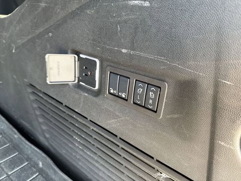 Certified 2024 Chevrolet Suburban High Country w/ Advanced Technology Package image 30