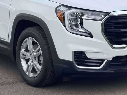 Used 2024 GMC Terrain SLE FWD image 10