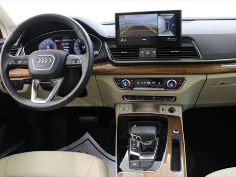 Certified 2022 Audi Q5 2.0T Premium Plus w/ Premium Plus Package AWD/4WD image 9