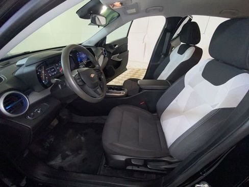 Used 2024 Chevrolet Trax LS FWD image 24