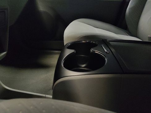 Used 2018 Toyota Sienna LE FWD image 26