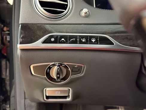 Used 2019 Mercedes-Benz S 560 4MATIC Sedan image 21