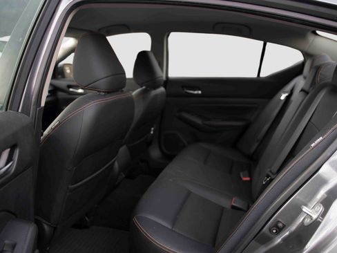 Used 2020 Nissan Altima 2.5 SR image 12