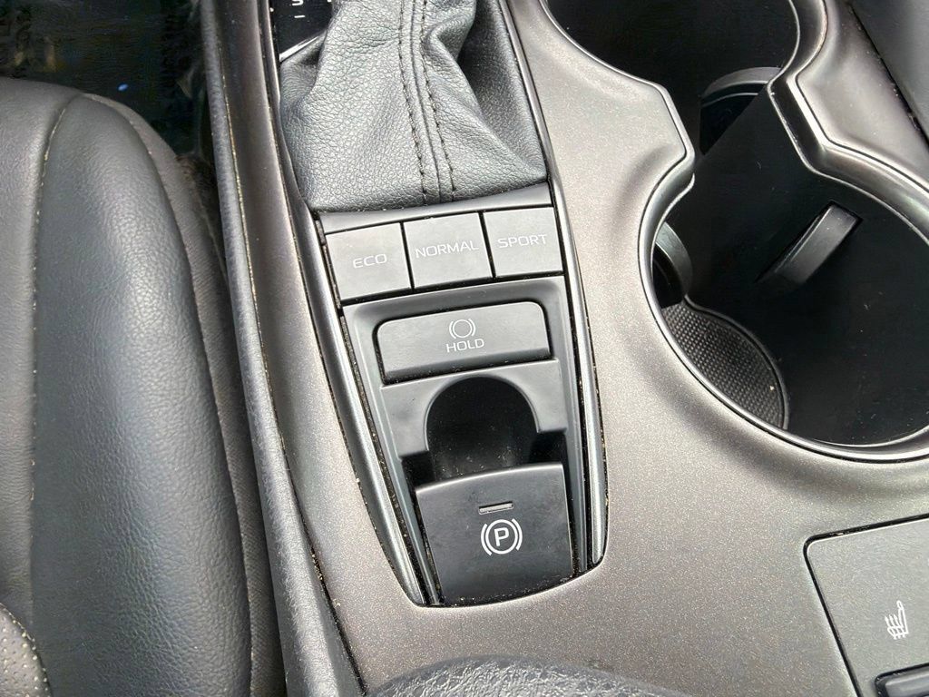 Used 2021 Toyota Camry XSE w/ Navigation Package FWD image 34