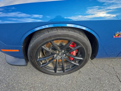Used 2022 Dodge Challenger R/T Scat Pack w/ Dynamics Package RWD image 11