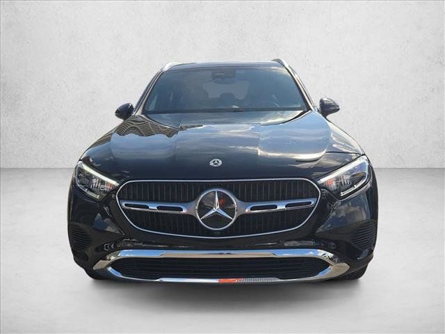 Used 2026 Mercedes-Benz GLC 300 image 2