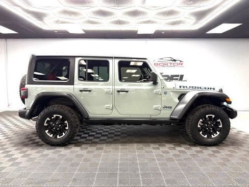 Used 2024 Jeep Wrangler Unlimited Rubicon 4xe w/ Convenience Group AWD/4WD image 17