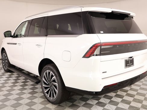 New 2026 Lincoln Navigator Black Label AWD/4WD image 25