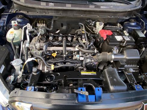 Used 2020 Nissan Kicks SR w/ SR Premium Package image 13