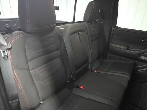 Used 2022 Nissan Frontier PRO-4X image 16