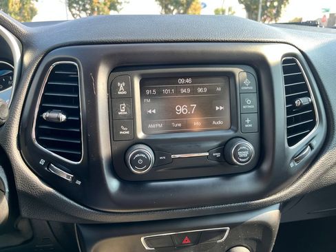 Used 2018 Jeep Compass Sport AWD/4WD image 13