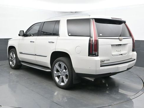 Used 2017 Cadillac Escalade Luxury AWD/4WD image 8