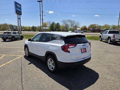 Used 2024 GMC Terrain SLE AWD/4WD image 3