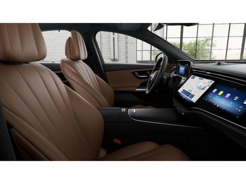 New 2026 Mercedes-Benz E 450 4MATIC Sedan image 4