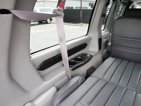Used 2014 Chevrolet Express 1500 RWD image 35