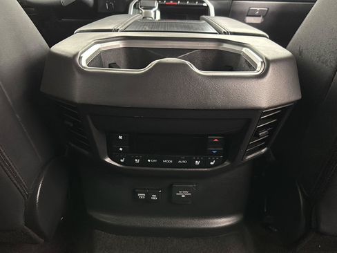 Used 2025 Toyota Sequoia Platinum AWD/4WD image 18
