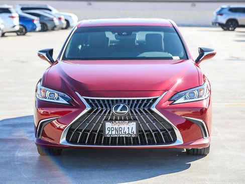 Used 2024 Lexus ES 300h w/ Premium Package FWD image 2
